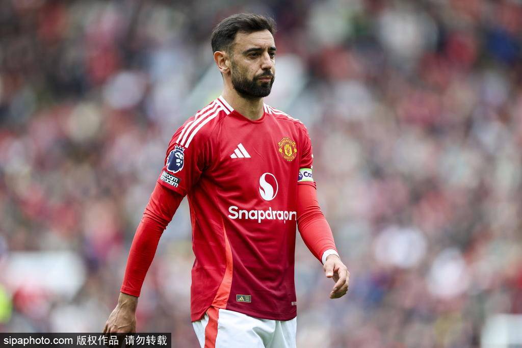 曼联0-1输球,B费却笑了?新帅阿莫林收获意外惊喜,红魔未来看他们!