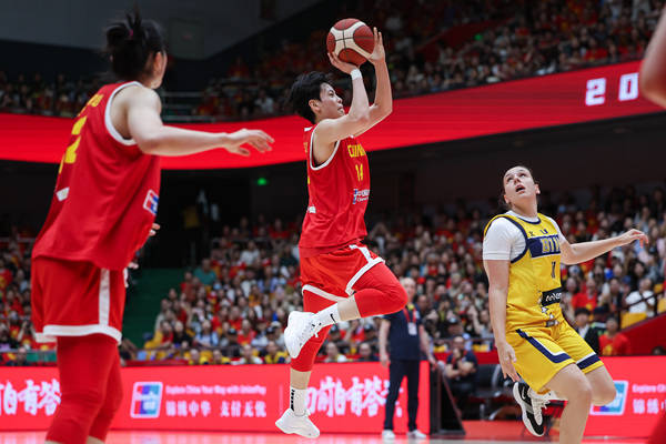狂胜67分！张子宇16+7杨舒予22分 中国女篮再擒波黑