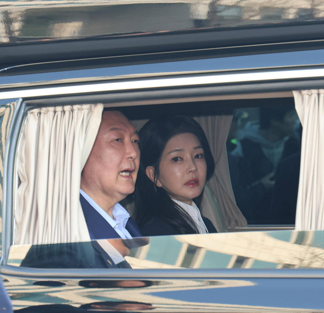 韩国前第一夫人金建希硕士论文被认定剽窃，博士论文总共860句中220句是复制粘贴