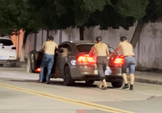 湖北3男子酒后推车500米,交警:不算酒驾