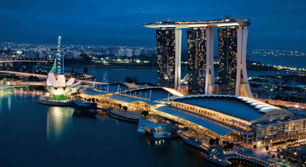 首次访华,行程细节曝光,直言“永远别赌中国输”,释放重磅信号