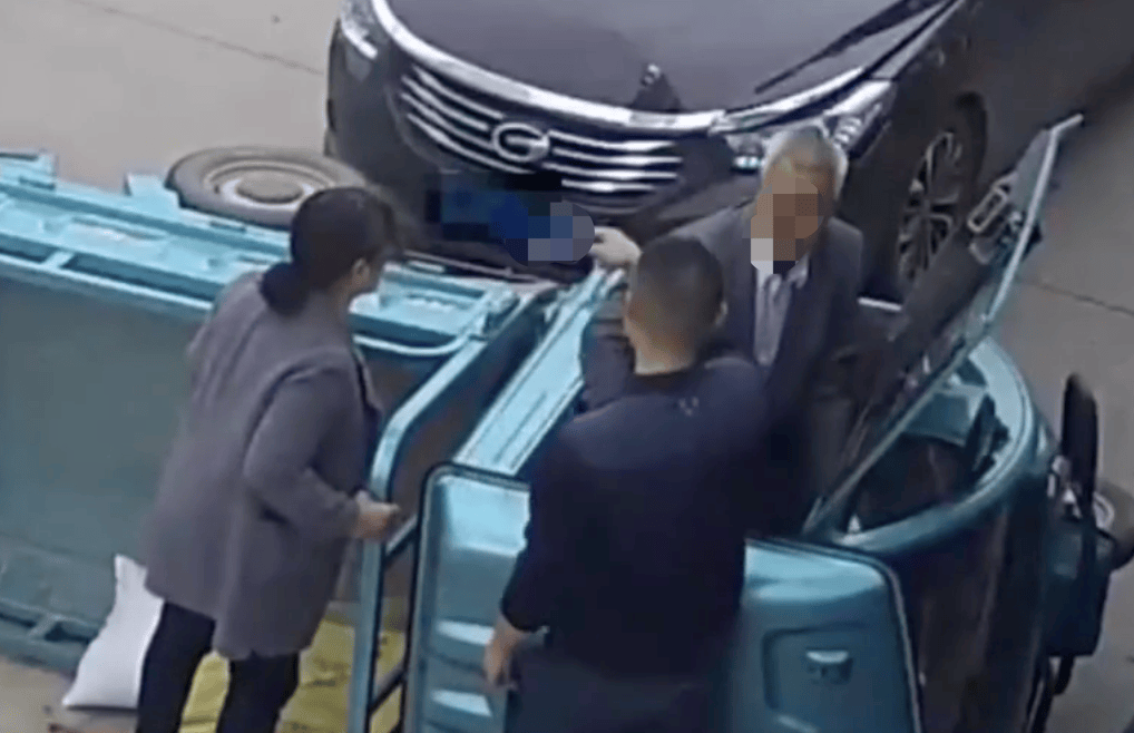 老头乐,县城小伙的「精神迈巴赫」?