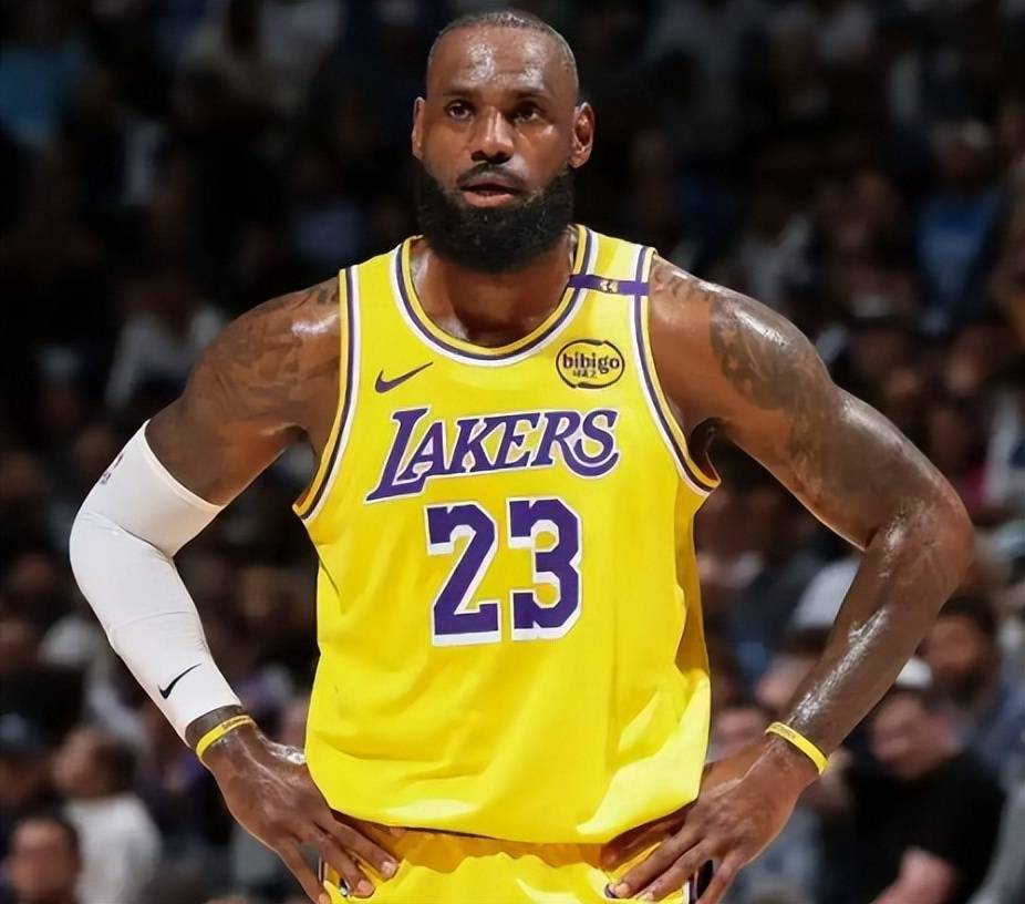 1亿!1.22亿!NBA疯狂一夜,老詹创造历史,哈登留守快船