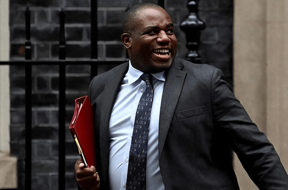 太嚣张了？24小时内，英国对华连出2招，中方警告不留丝毫情面