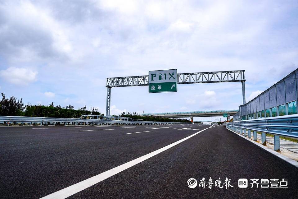 “抢出来”的烟台八车道高速路：千余人三班接力，8公里昼夜奔赴