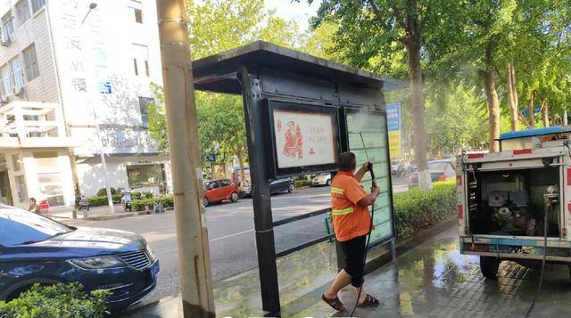 烈日下的坚守：无畏“烤验”，“暑”你最美