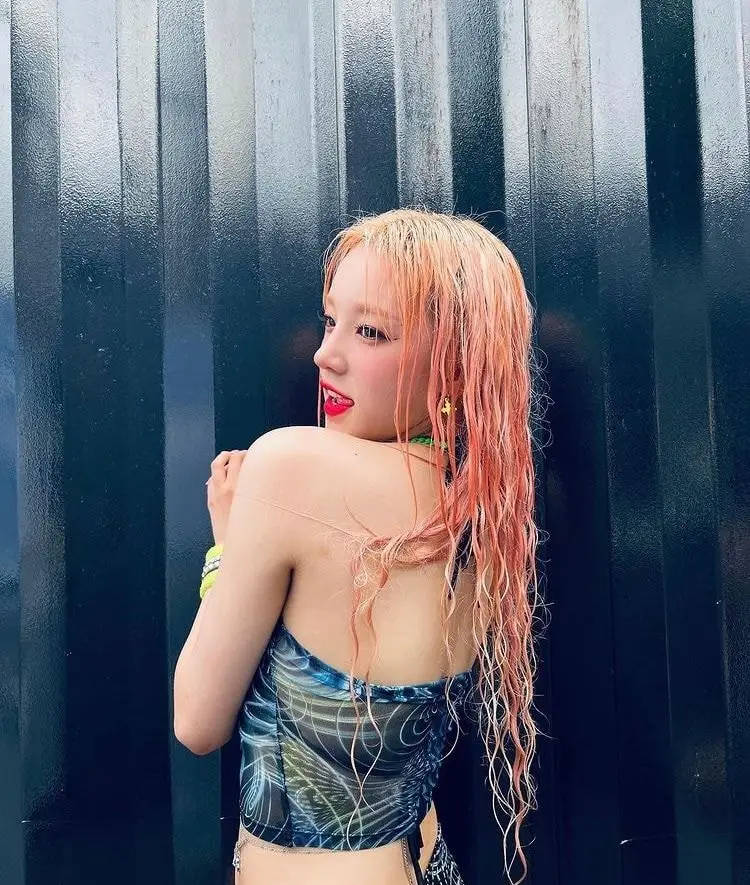 韩国水弹音乐节名场面：宋雨琦宣美柳智敏性感火辣权恩妃超撩人