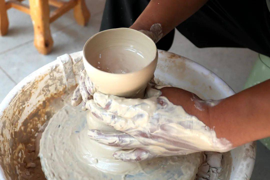 从门外汉到乡村陶艺师,他用热爱“逆袭”
