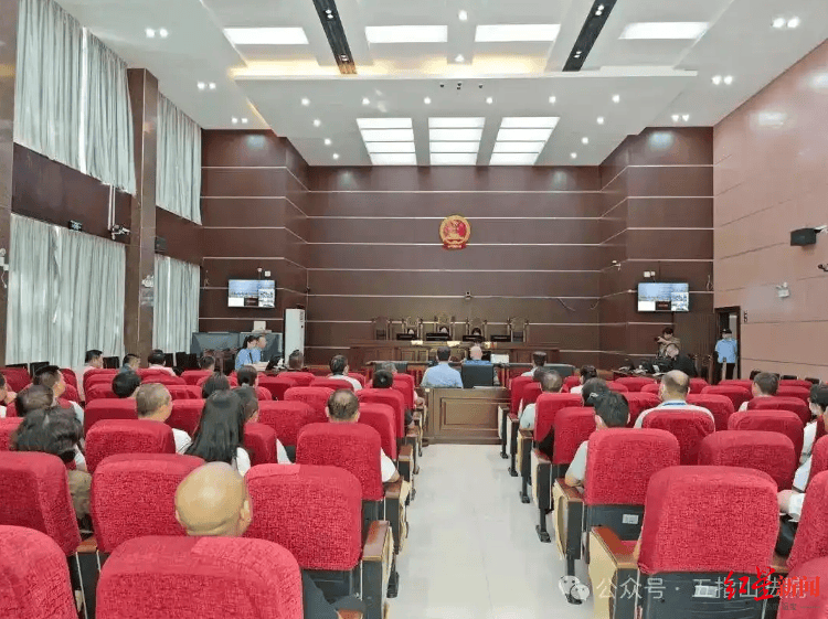 海南省教育厅一干部“收礼”细节曝光:收受动感单车、桌球设施、跑步机