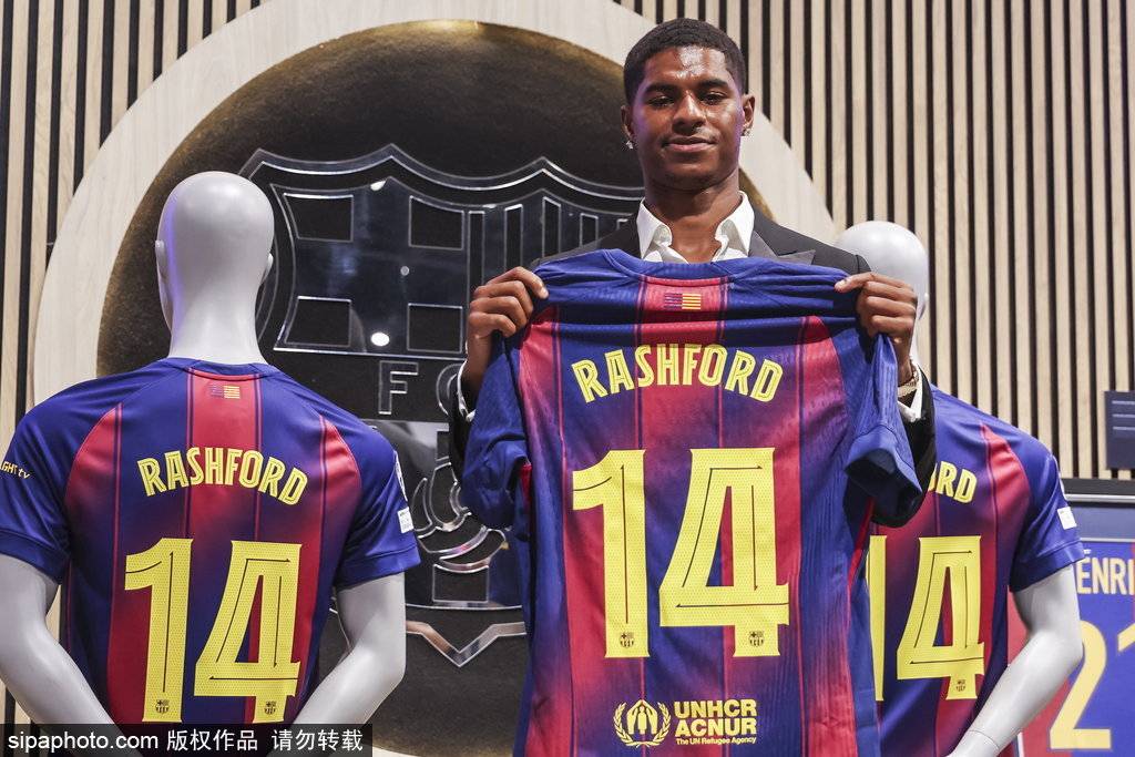 拉什福德33分钟首秀被换下：天才前锋的尊严与心理之战