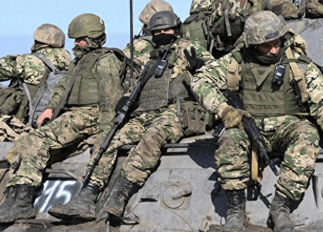 美西方失算了？俄军攻入红军城后，乌克兰态度突然转变，泽连斯基与普京面谈的时间定了？