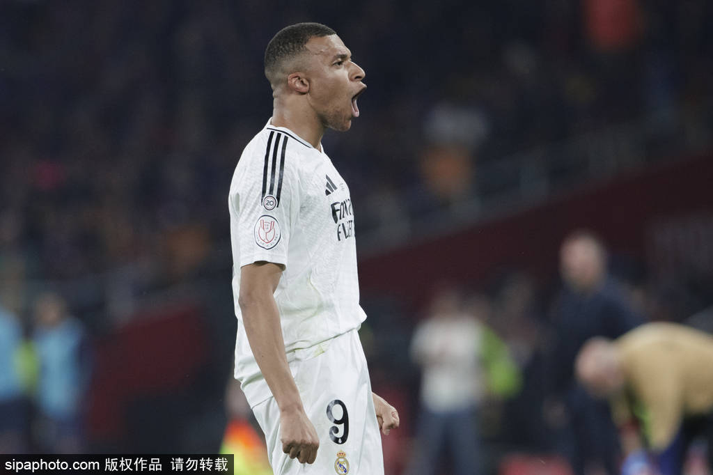 接过传奇号码!官方:姆巴佩改穿皇马10号球衣