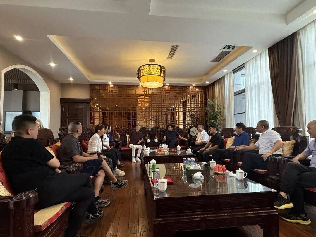 “中国女裤看郑州”二十周年纪念活动第一次筹备会召开