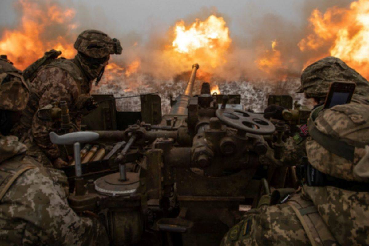 乌军成功袭击克里米亚俄空军基地,现场一片火海,损失会非常大