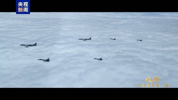 画面公开!我国航母编队远赴西太,战斗机首次起飞查证无人机
