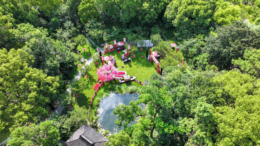 全球首个“痛岛”明天开放！记者提前探营，“RED LAND”燃动创意引擎