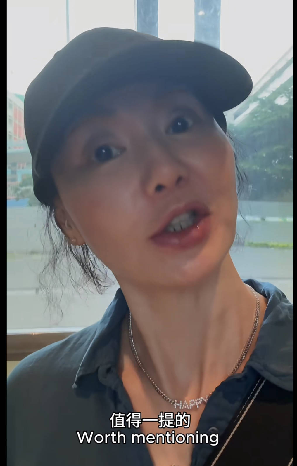 60岁张曼玉突然营业,穿79元T恤配10万珠宝,生活如此鲜活松弛!