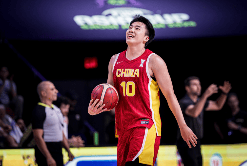 双双入选最佳阵容!大秋是男篮基本盘 王俊杰未来可期