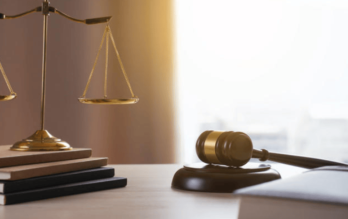 养20年儿子非亲生，生父竟是妻子表姐夫！男子砍伤对方获刑4年，刑释后被索赔12万元