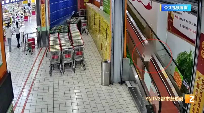 不是段子!爸爸带娃玩自己睡着了!一觉醒来,孩子呢?