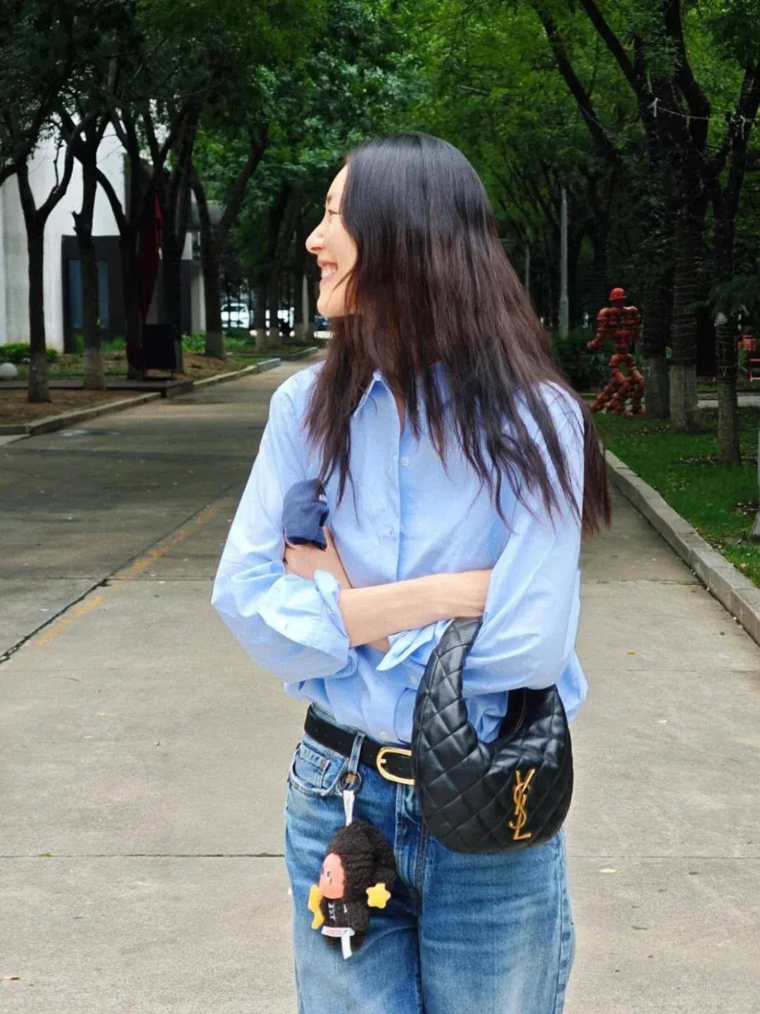 杨幂把钥匙扣扎在马尾上，瞬间实现满39减20！