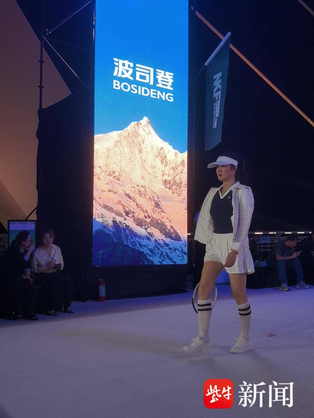 地标与时尚的化学反应!设计师主理人揭秘南京眼大秀台前幕后