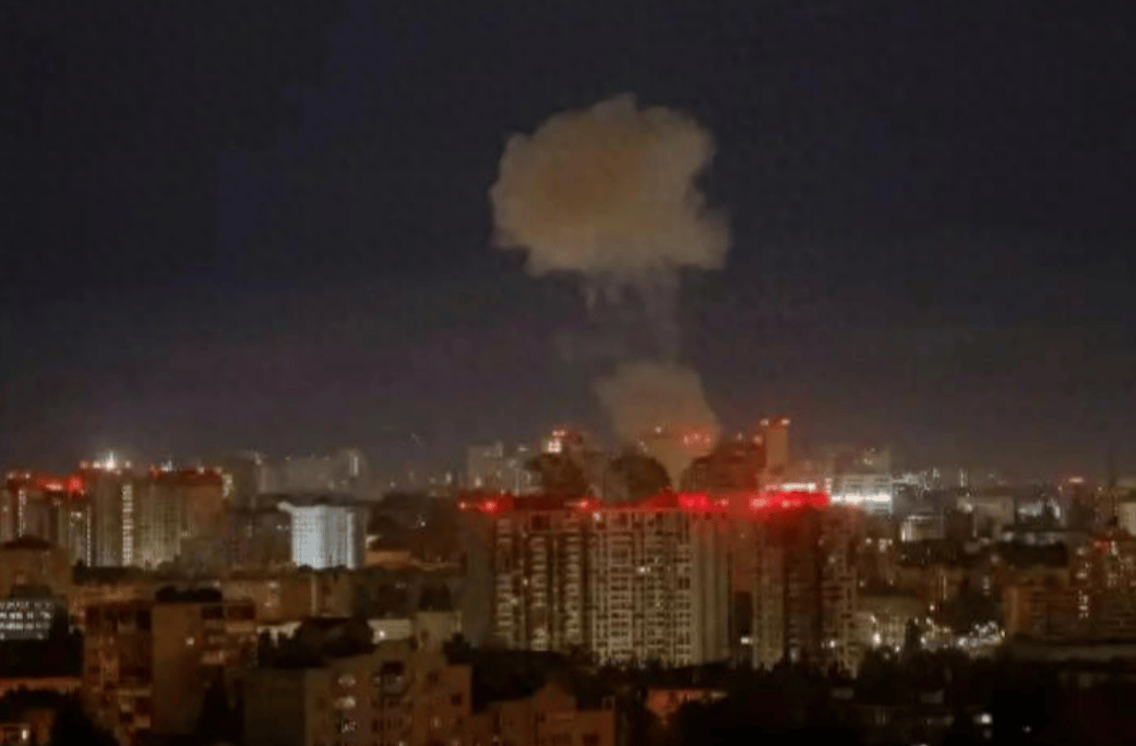 波兰万万没想到,俄罗斯先下手为强,深夜不宣而战,炮弹直接砸进波兰大使馆!