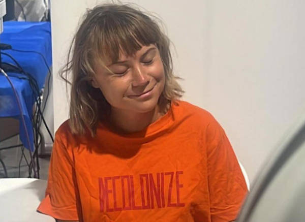 以色列外交部：“环保少女”通贝里和其他170名活动人士已被驱逐出境