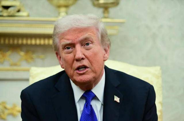 特朗普取消会晤转向制裁，普京不忍了，用洲际导弹发出最强警告