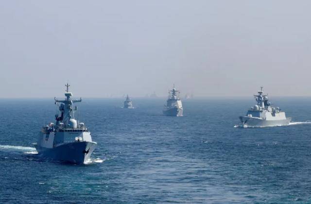 对等反制！日舰刚过航台海，再签70亿军售大单，052D直奔日本家门口